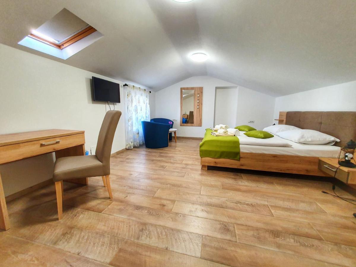 Bed & Breakfast Daniela Veleniki Exterior foto