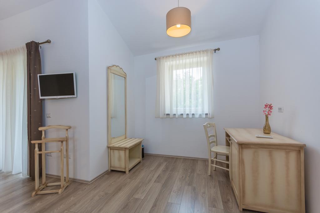 Bed & Breakfast Daniela Veleniki Exterior foto